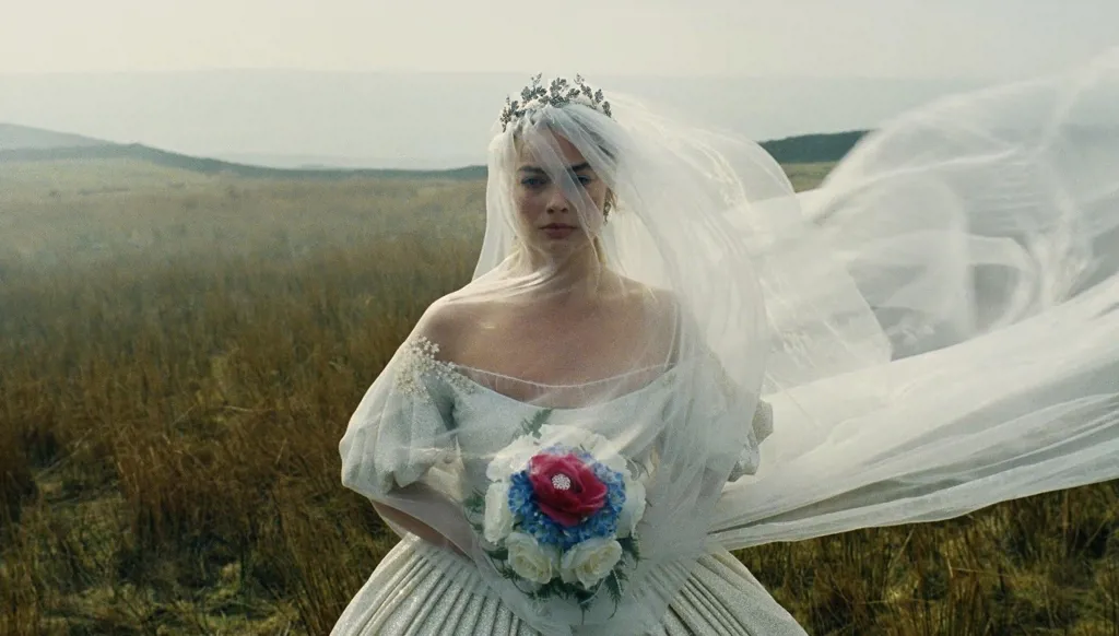 مارغو روبي وجاكوب إيلوردي ينعشان بـ"مرتفعات وذرينغ" السياحة الأدبية في ريف إنكلترا