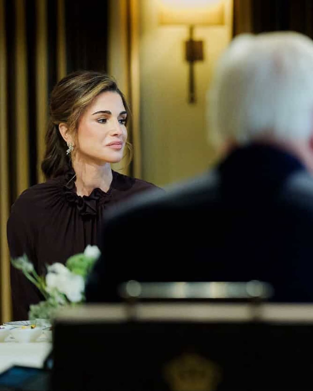 الملكة رانيا تتألق في قصر الحسينية أثناء استقبال الرئيس الألماني فرانك فالتر شتاينماير (انستغرام)