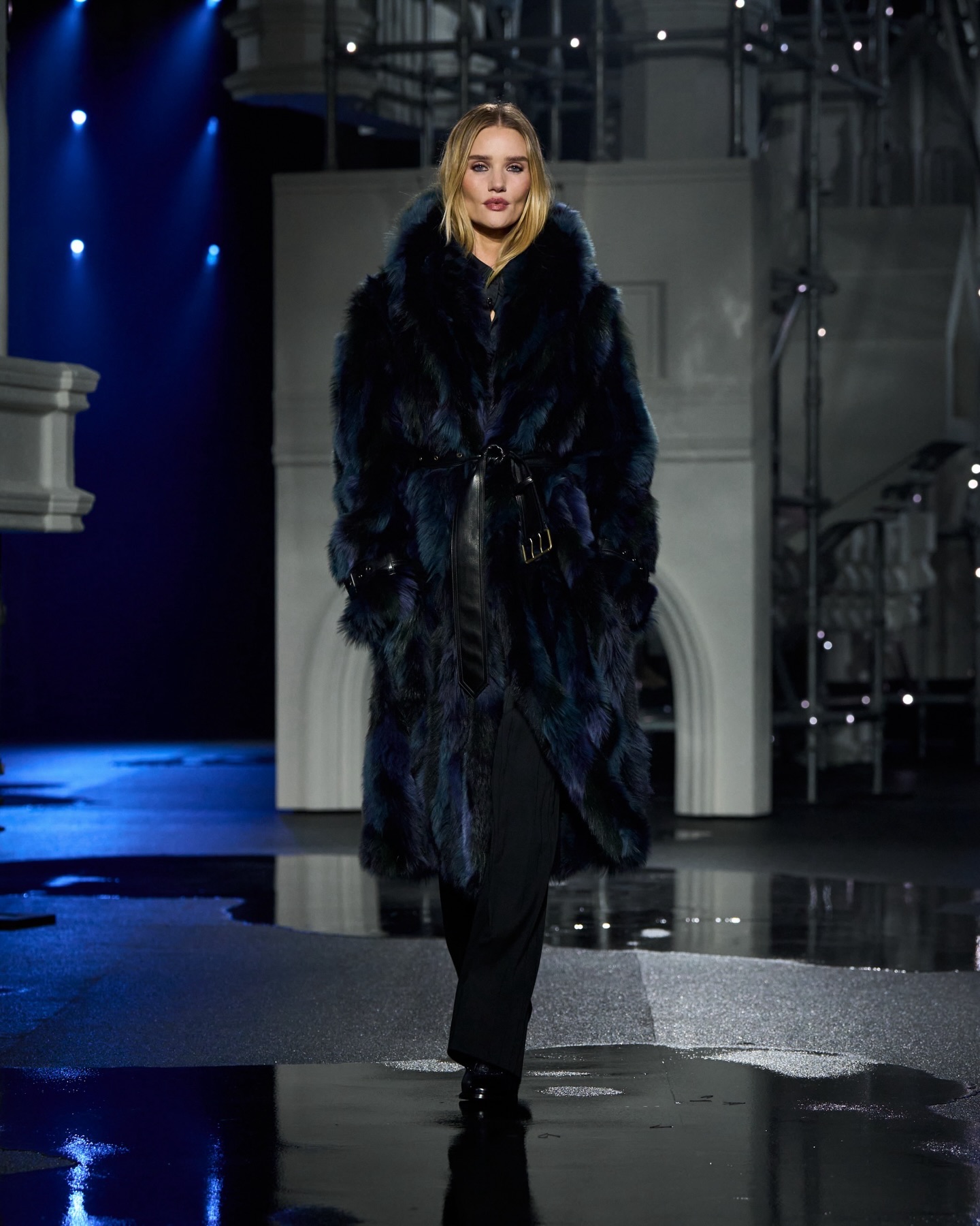 من عرض أزياء Burberry ضمن أسبوع الموضة في لندن (إنستغرام)