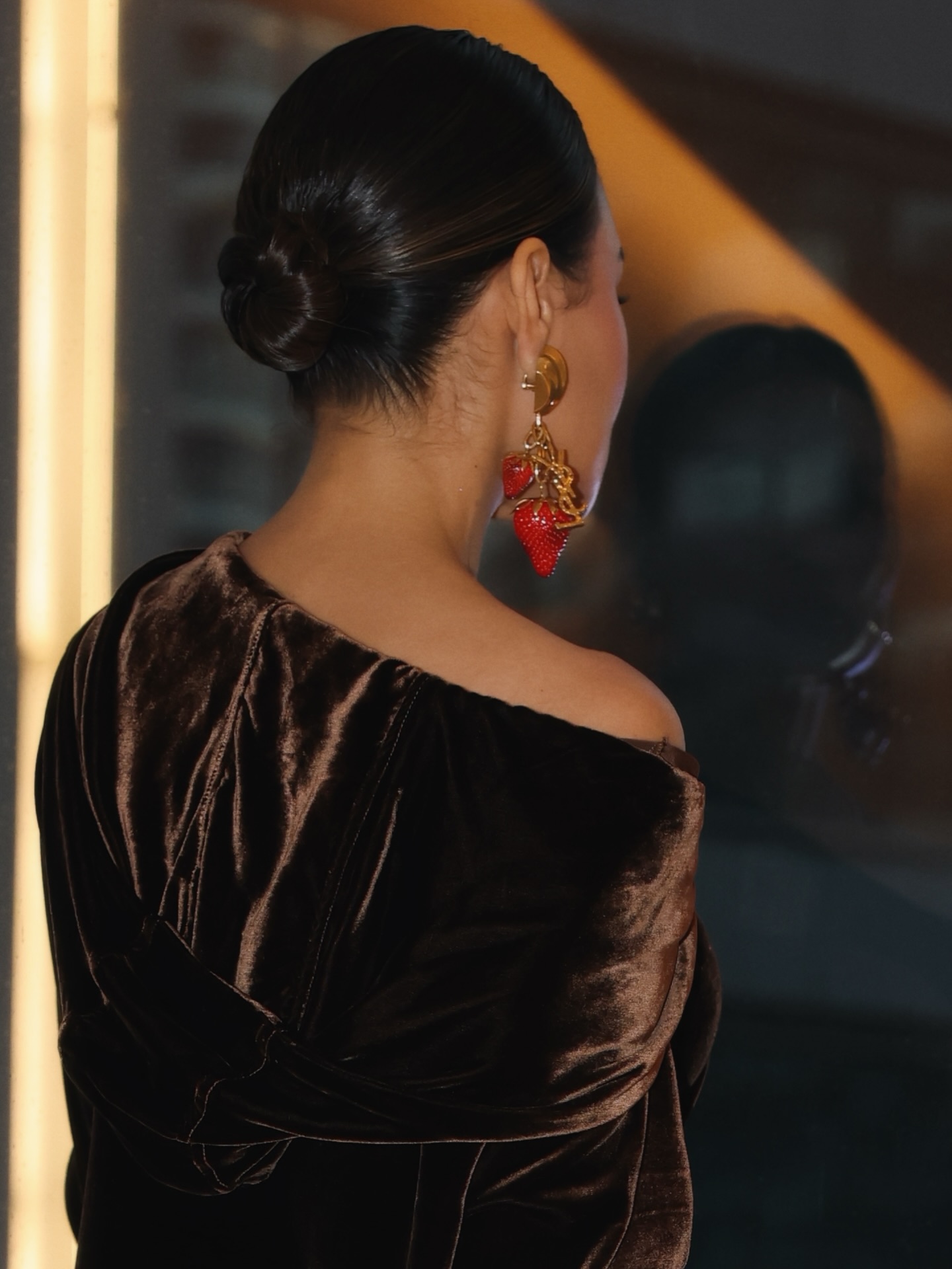 مريم الأبيض بتسريحة شينيون مصقولة (إنستغرام)