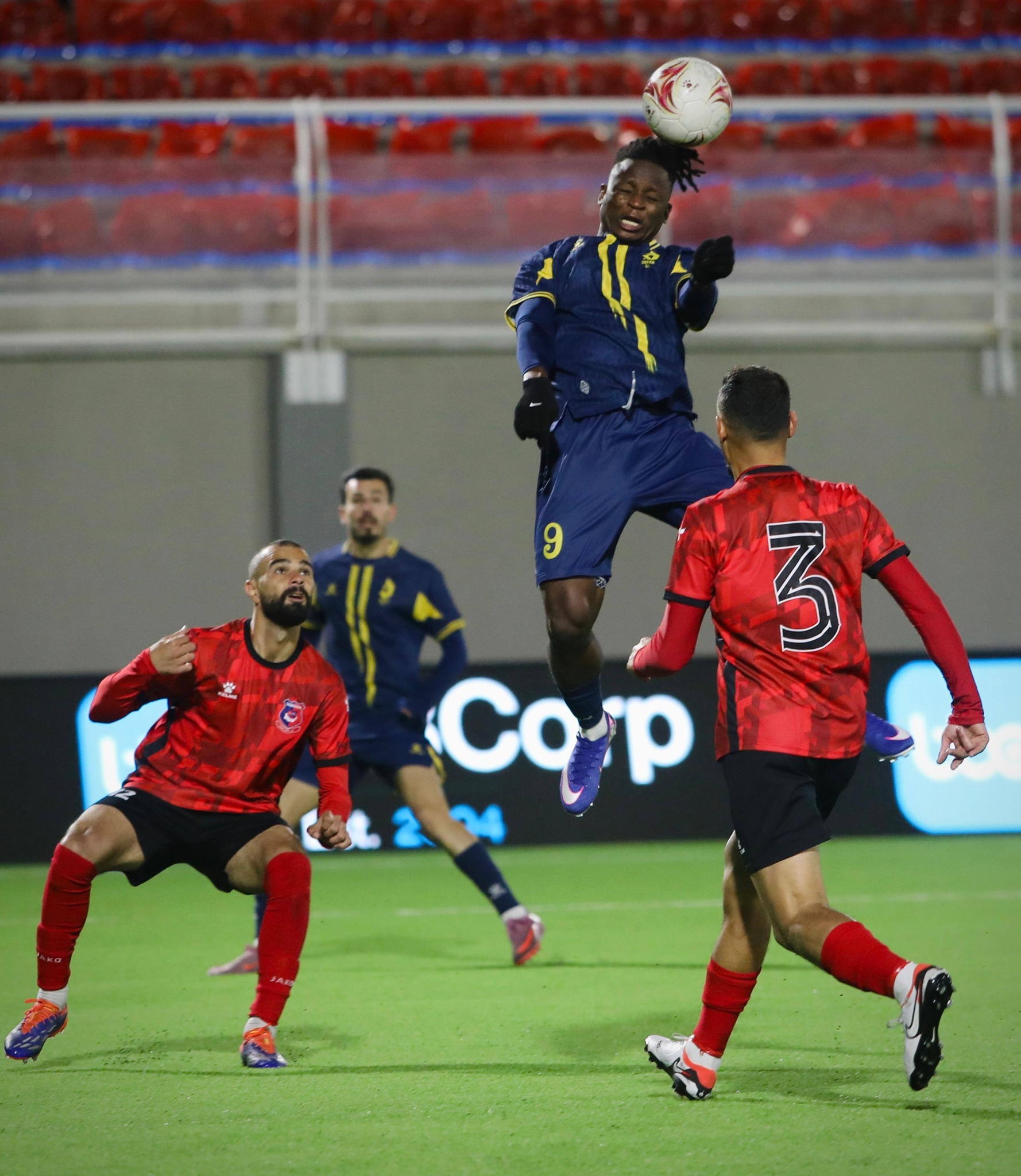 من مباراة جويا الرياضي والتضامن صور. (وكالات)