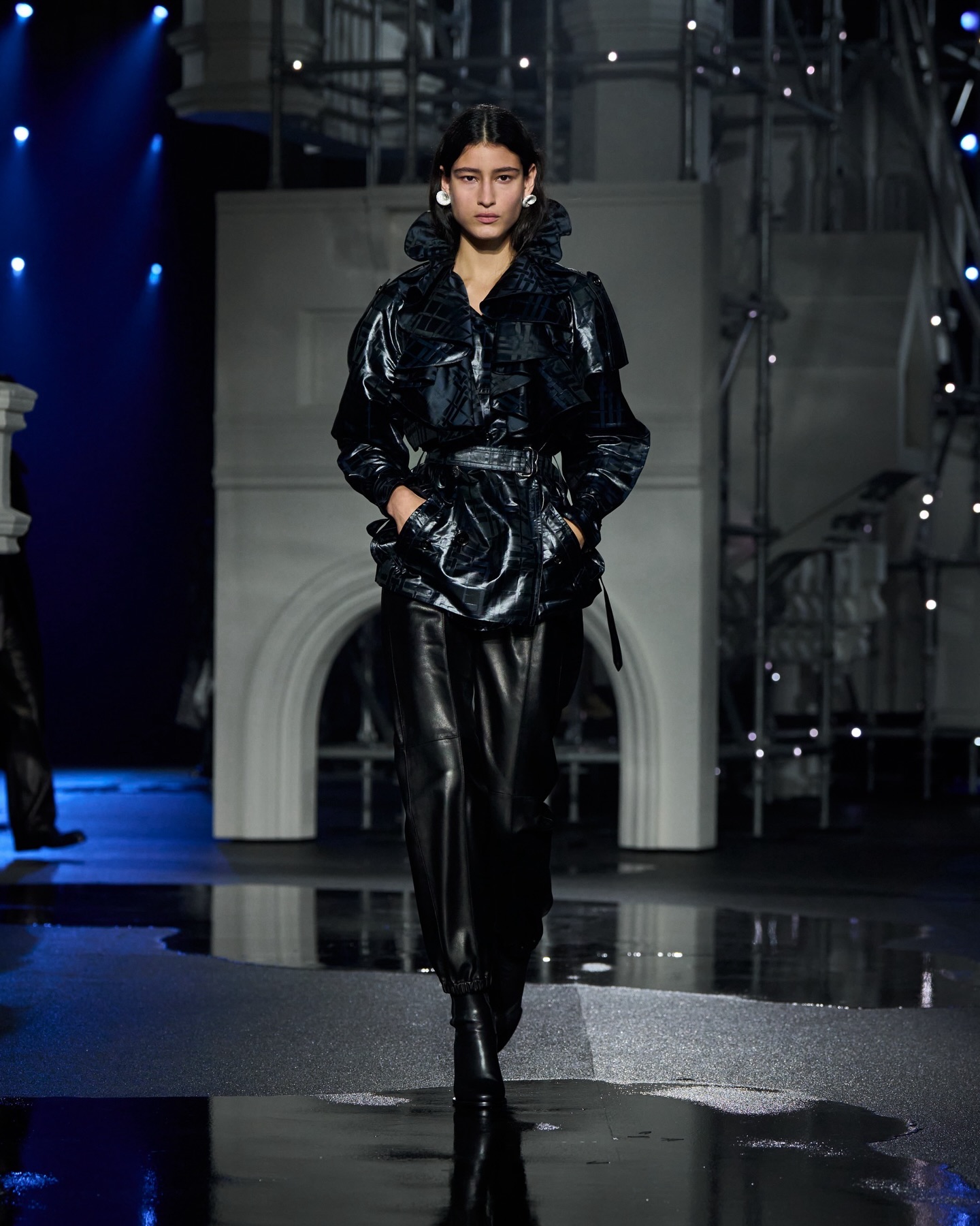 من عرض أزياء Burberry ضمن أسبوع الموضة في لندن (إنستغرام)