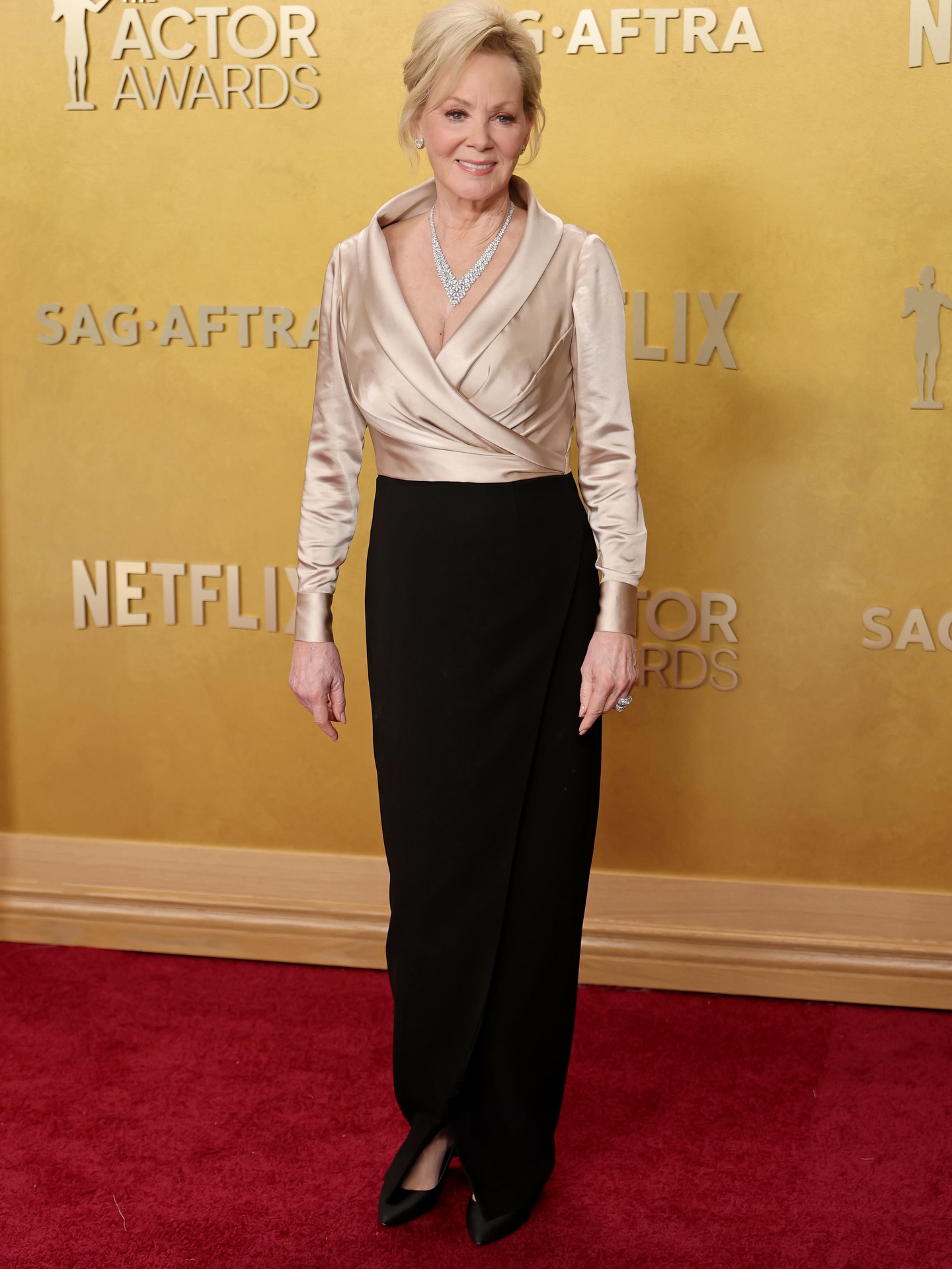 جين سمارت بتصميم لويس لورا باشي (إنستغرام)