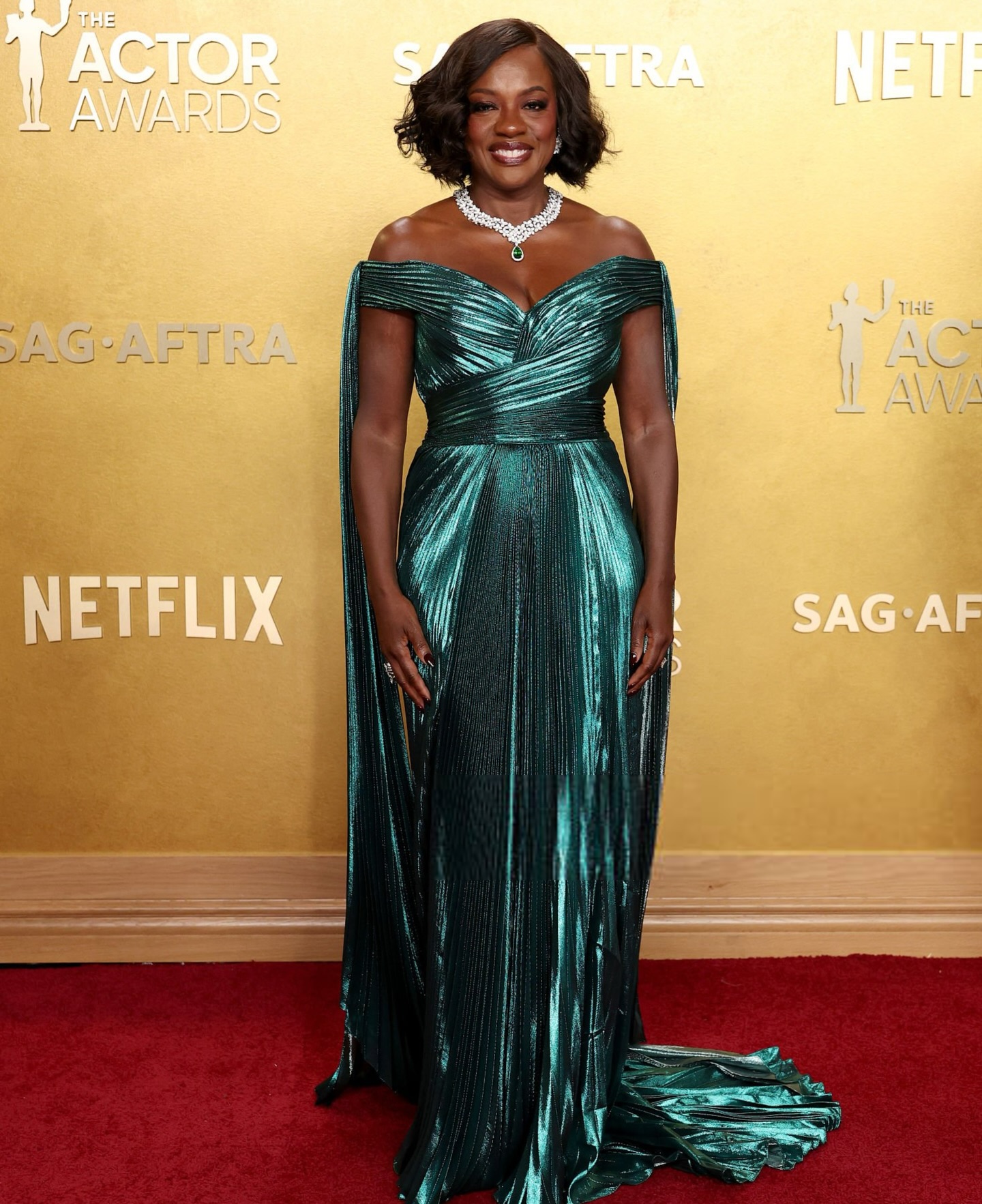 فيولا ديفيس بتصميم غوتشي (إنستغرام)