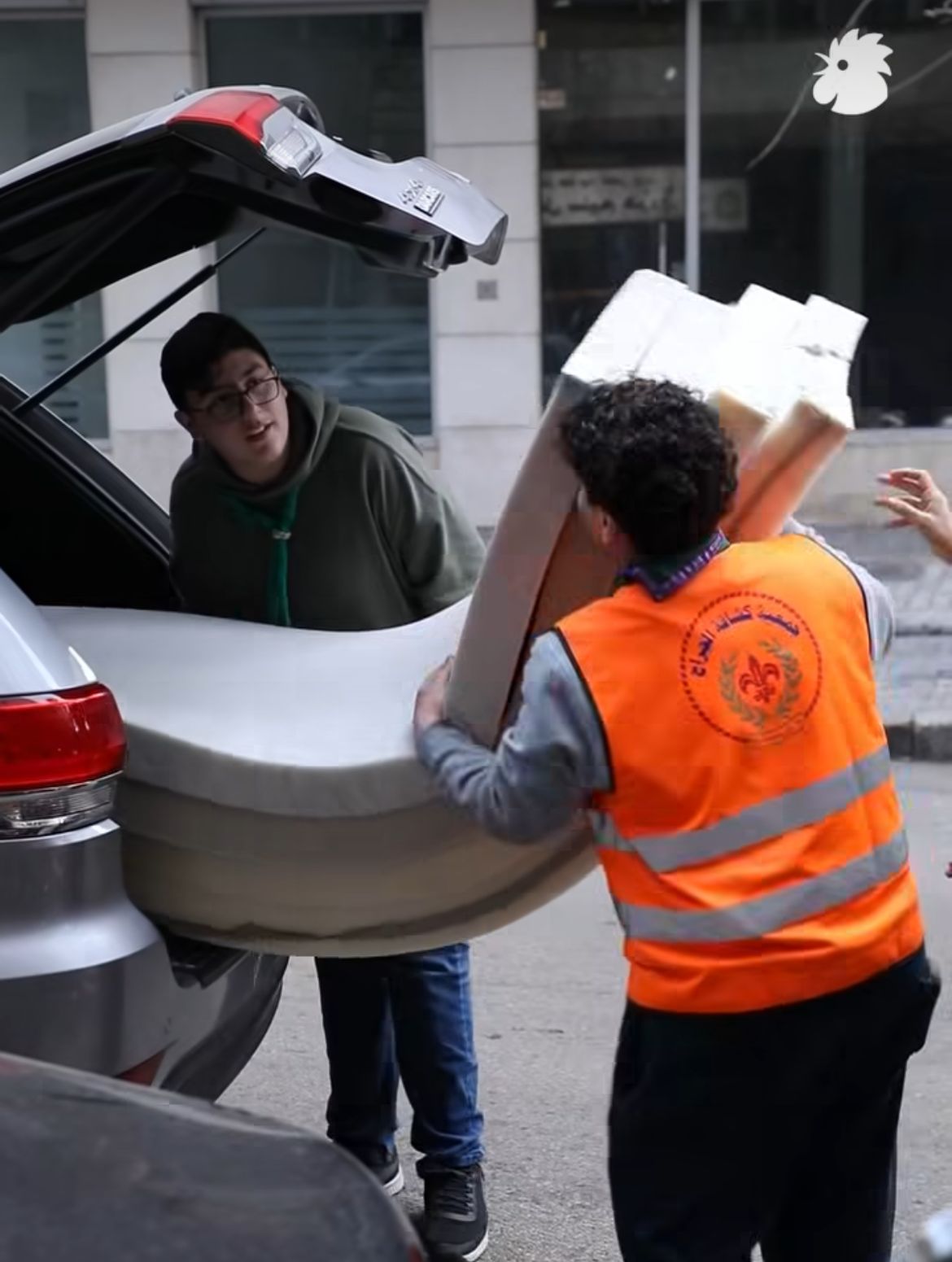 مؤثّرون لبنانيون يطلقون مبادرة لمساعدة المتضرّرين من الحرب