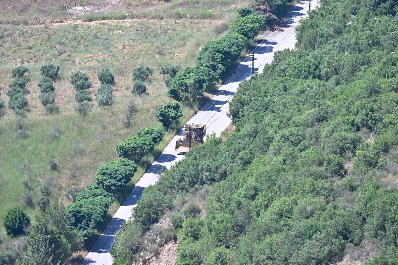 جرافة إسرائيلية في وادي الحجير (حسام شبارو).