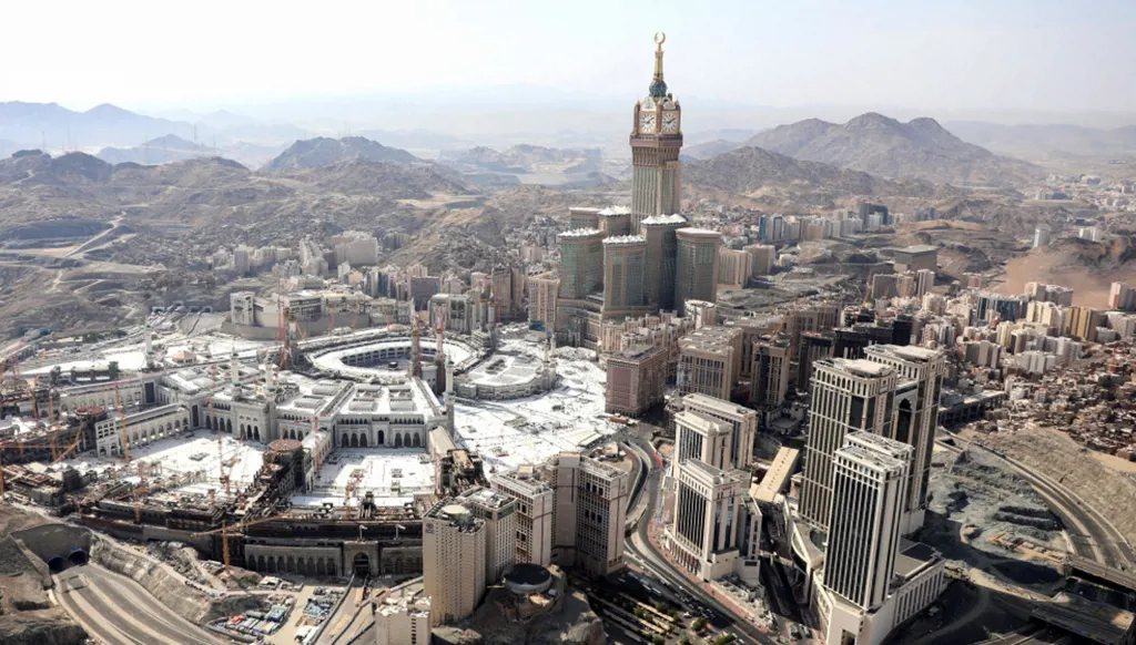 الهيئة الملكية لمكة: إرساء عقود تطوير 7 أحياء باستثمارات تتجاوز 4.3 مليار دولار