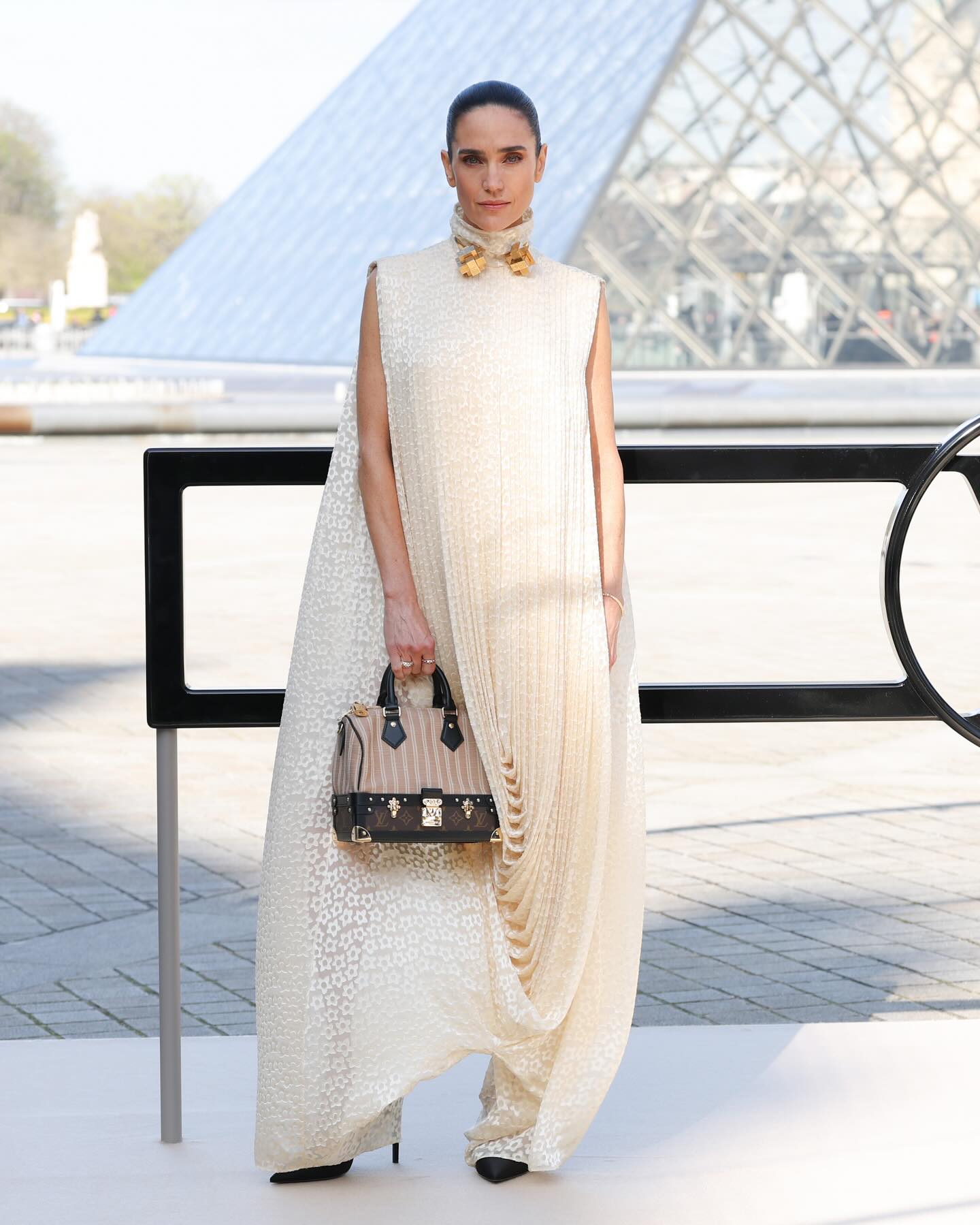 جينيفر كونيلي في عرض لويس فويتون لخريف وشتاء 2026/2027 (إنستغرام)