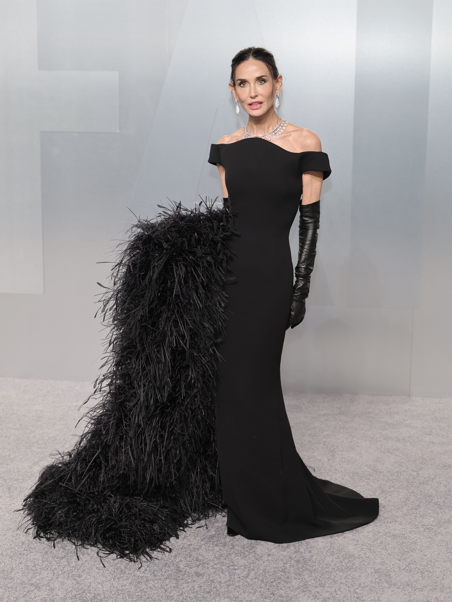 ديمي مور بتصميم بالنسياغا (إنستغرام)