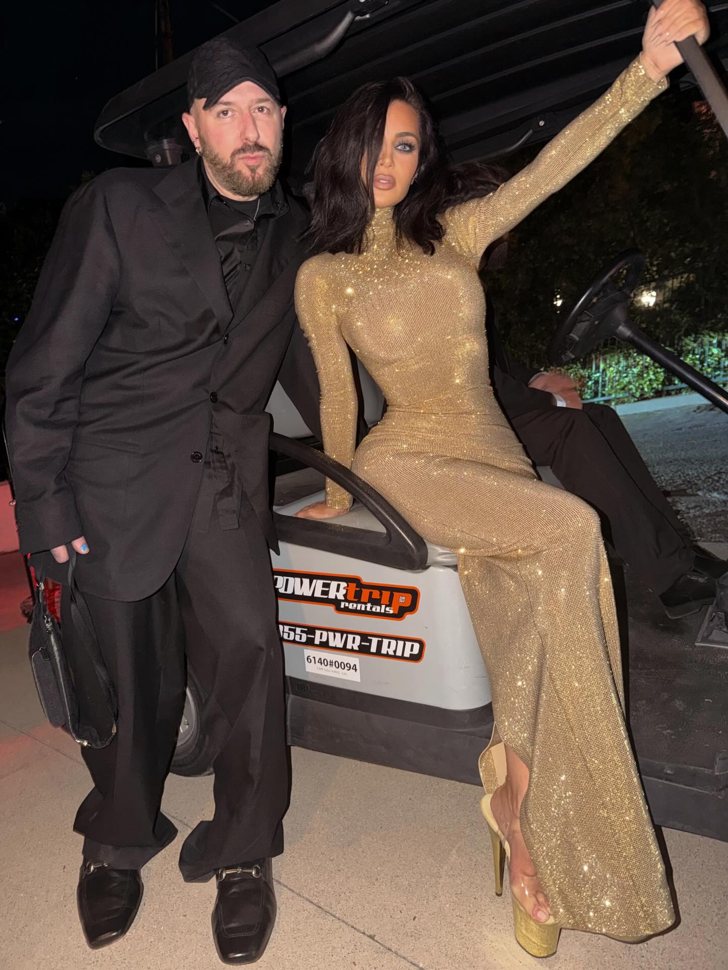 كيم كارداشيان مع ديمنا المدير الإبداعي لدار غوتشي (إنستغرام)