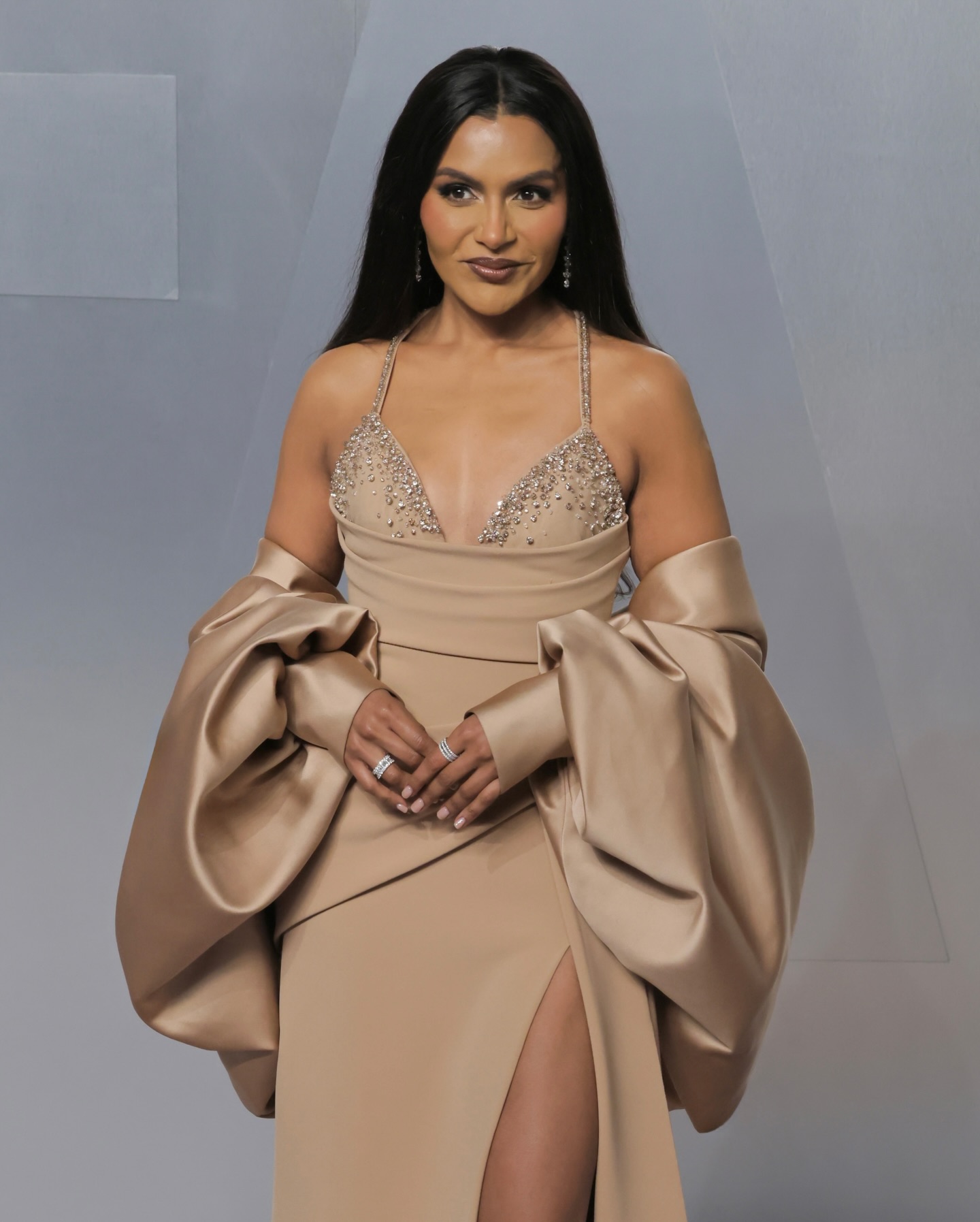 ميندي كالينغ بتصميم إيلي صعب (إنستغرام)