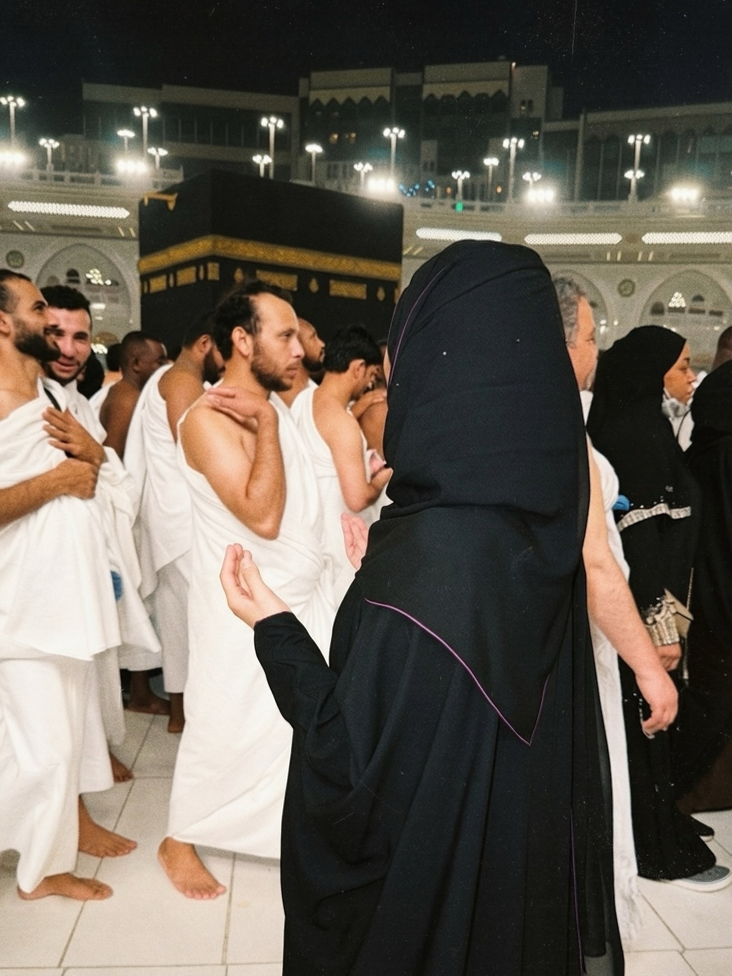 مهيرة عبد العزيز تؤدي فرض العمرة في مدينكة مكّى المكرّمة (إنستغرام)