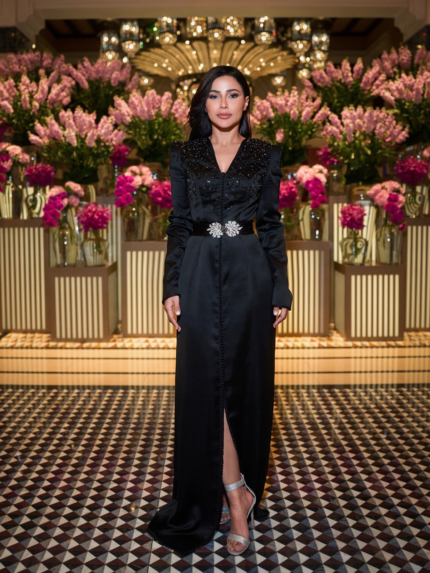 مهيرة عبد العزيز بقفطان أسود من سلمى بنعمر (إنستغرام)