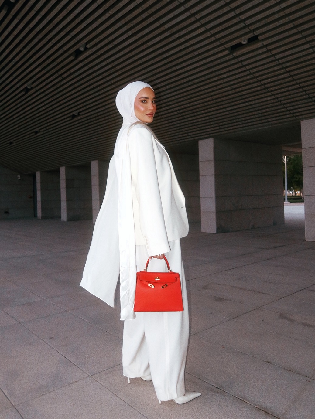 دلال الدوب بإطلالة العيد (إنستغرام)