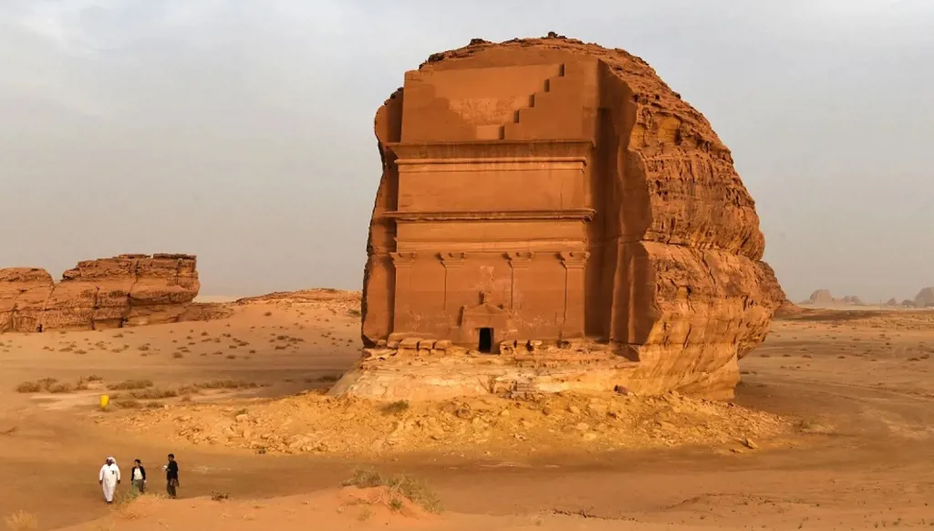 العُلا تفتتح "فيلا الحِجر": منصة ثقافية فرنسية - سعودية للتبادل الفني