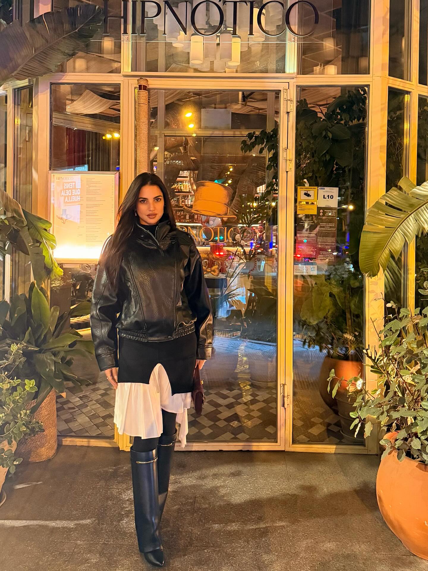 درّة زرّوق بموضة الجلد من Blue Vanilla (إنستغرام)