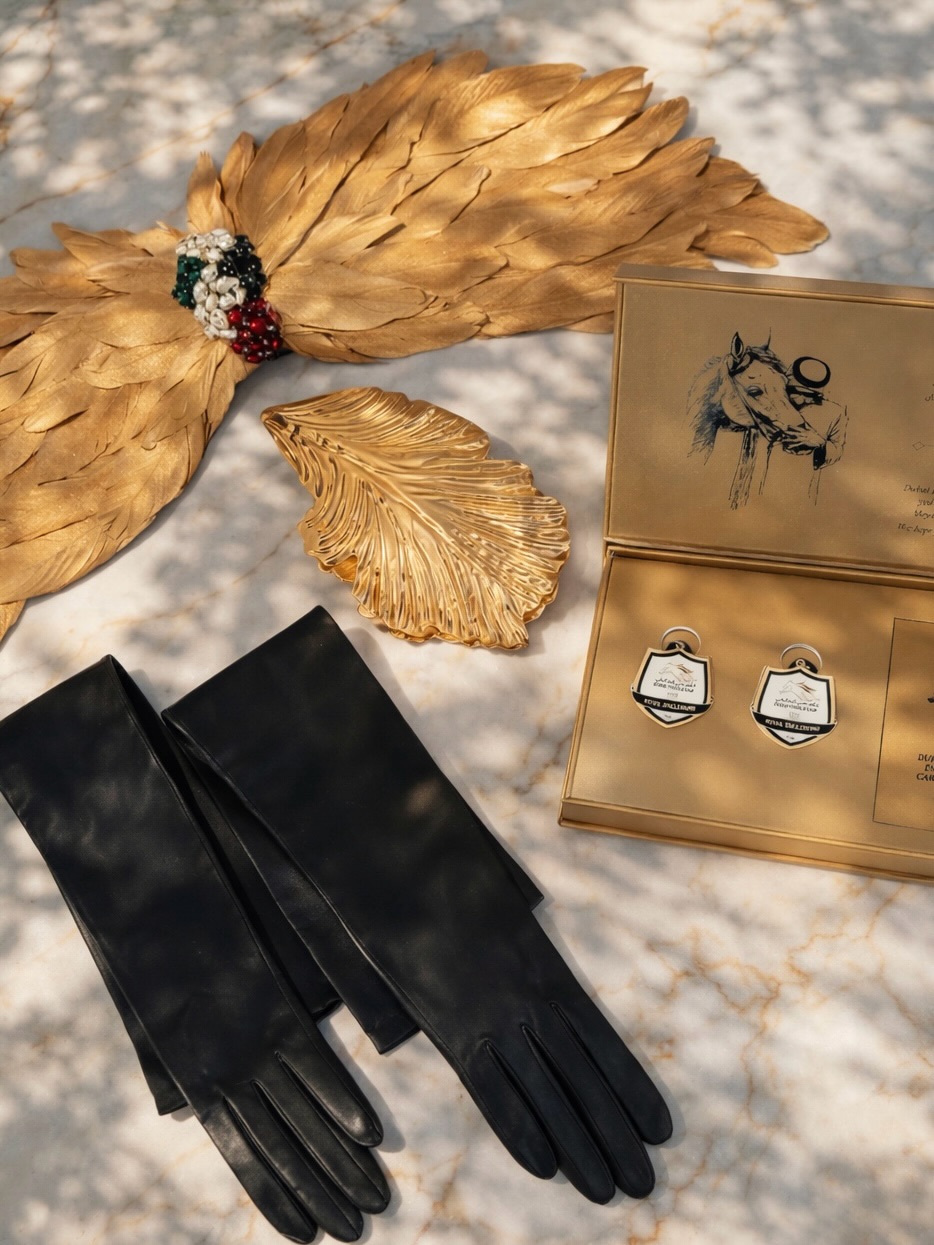 تفاصيل من إطلالة مهيرة عبد العزيز  (إنستغرام) 