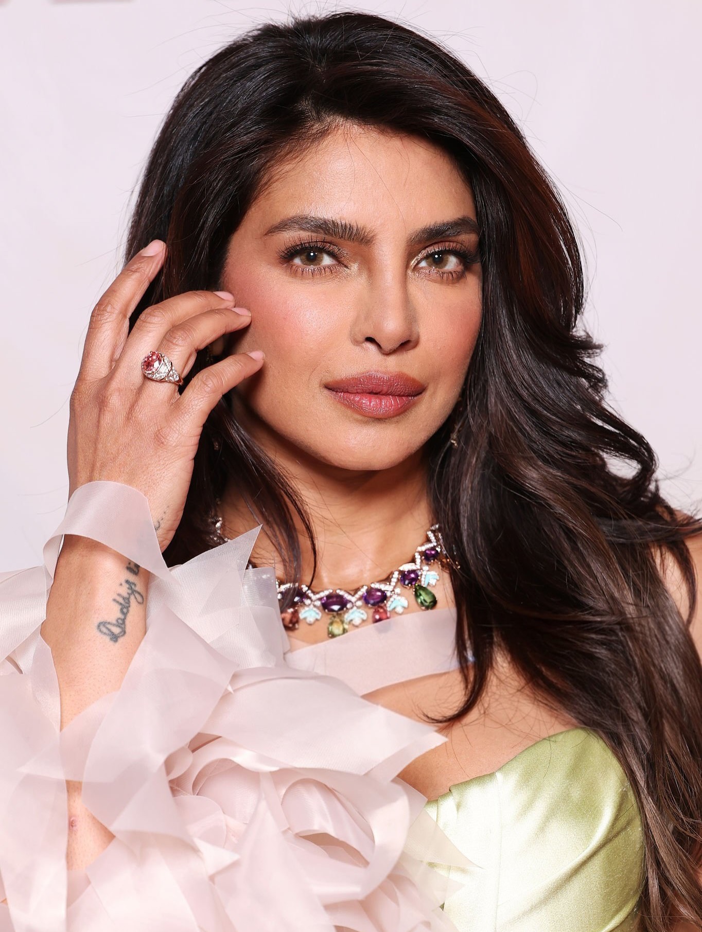 بريانكا شوبرا بتصميم نيكولا جبران (إنستغرام)