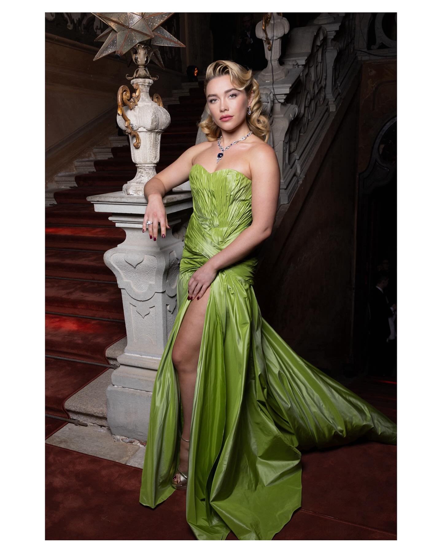 فلورنس بيو بتصميم أرشيفيّ من إيلي صعب (إنستغرام)