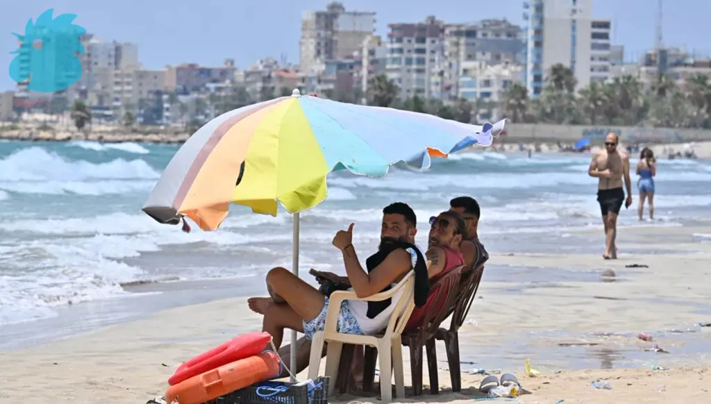 شاطئ صور (حسام شبارو).