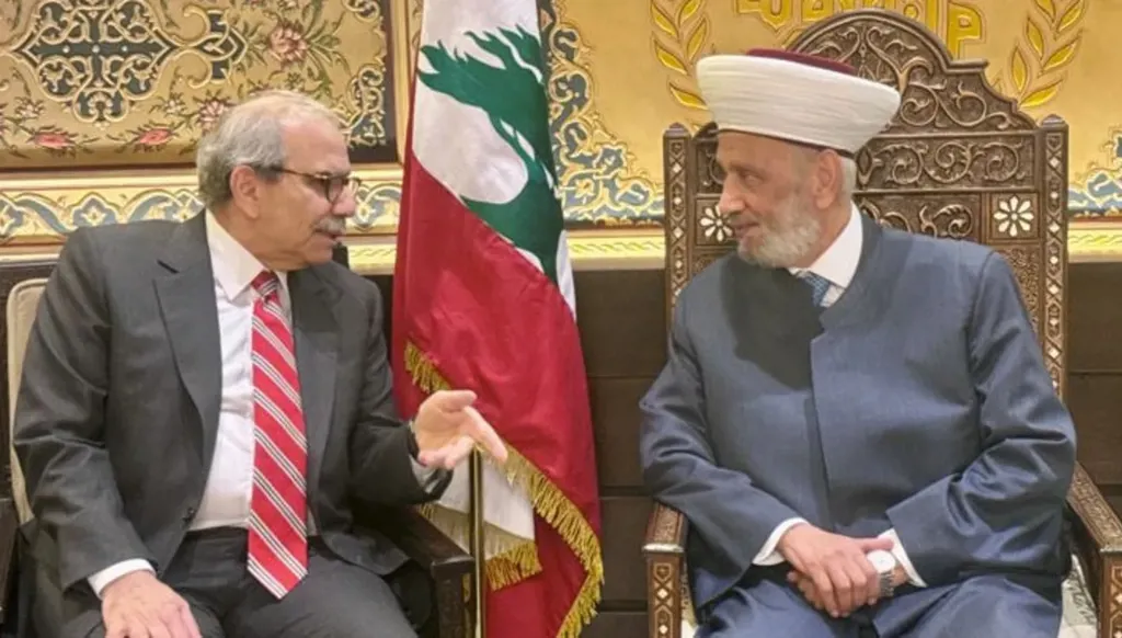 بيان لدار الفتوى حول العلاقة بين المفتي دريان والرئيس نواف سلام