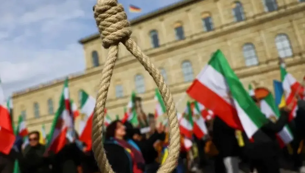 "أعدم شنقاً" بتهمة التعاون مع "الموساد"... إيران تنفذ الحكم!