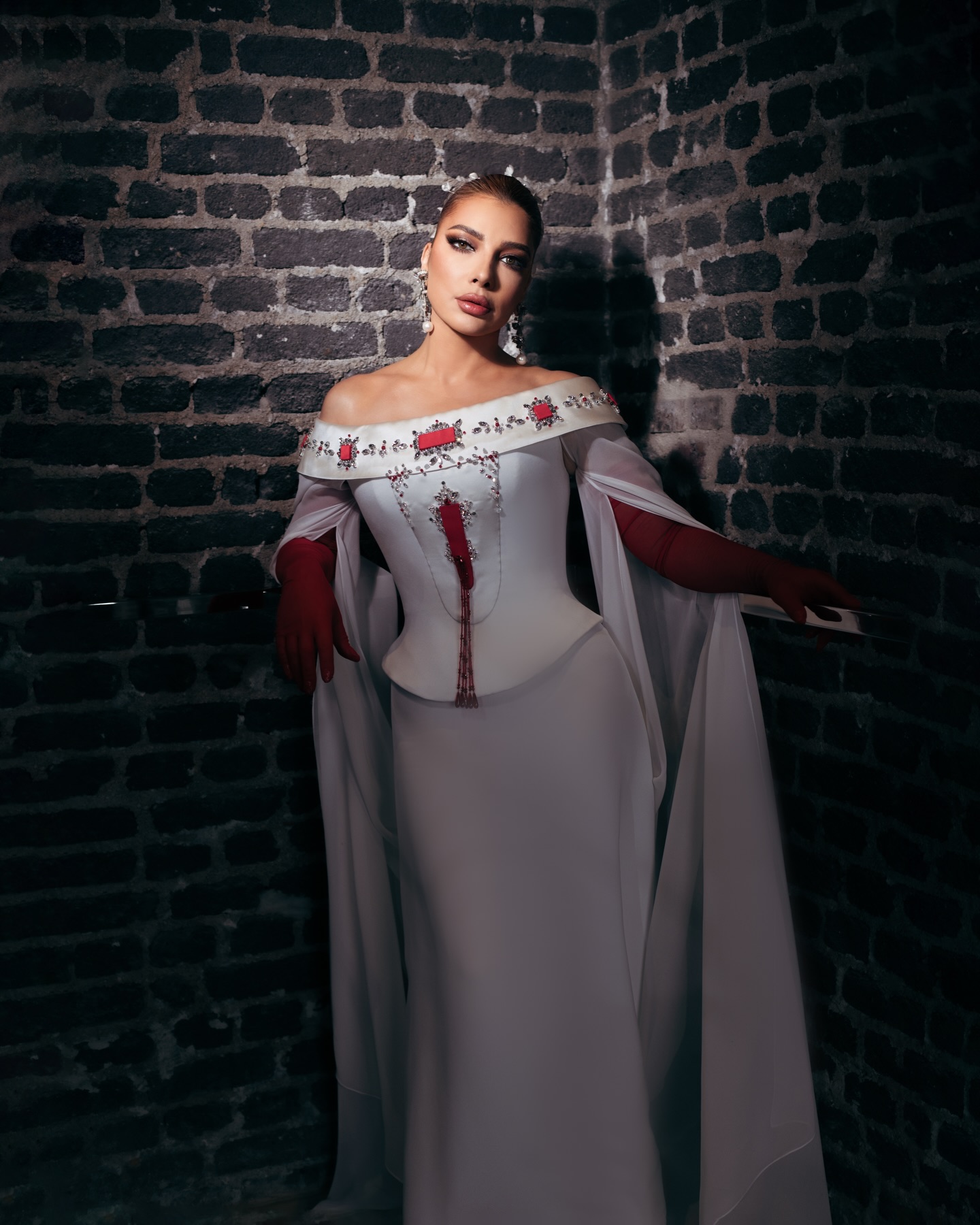 أصالة نصري بتصميم مثنى الحاج علي (تصوير محمد أحمد)