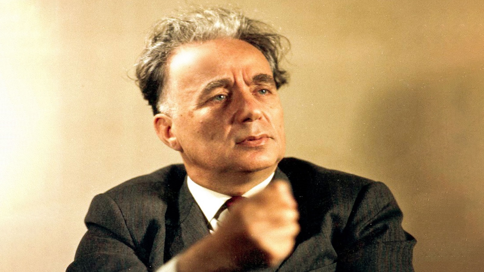 سعيد عقل: منبرياته إِلقاء يزيده شعرًا