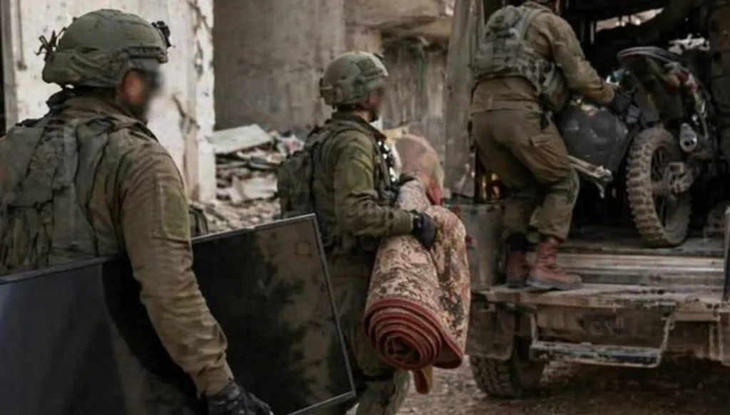 نهب منازل جنوب لبنان قبل تدميرها... ماذا تكشف شهادات من داخل الجيش الإسرائيلي؟