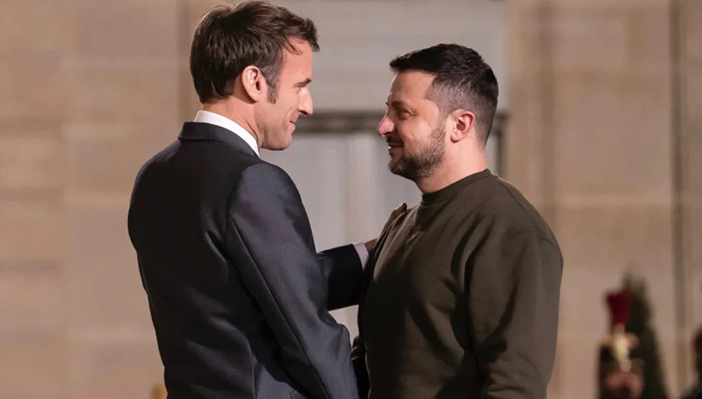 "شبح نابليون يتجول في أوروبا"... هجوم روسي عنيف على ماكرون