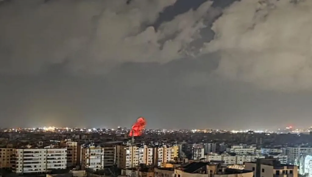 بعد تكرار الإنذار... غارتان إسرائيليتان على الضاحية الجنوبية لبيروت (فيديو وصور)