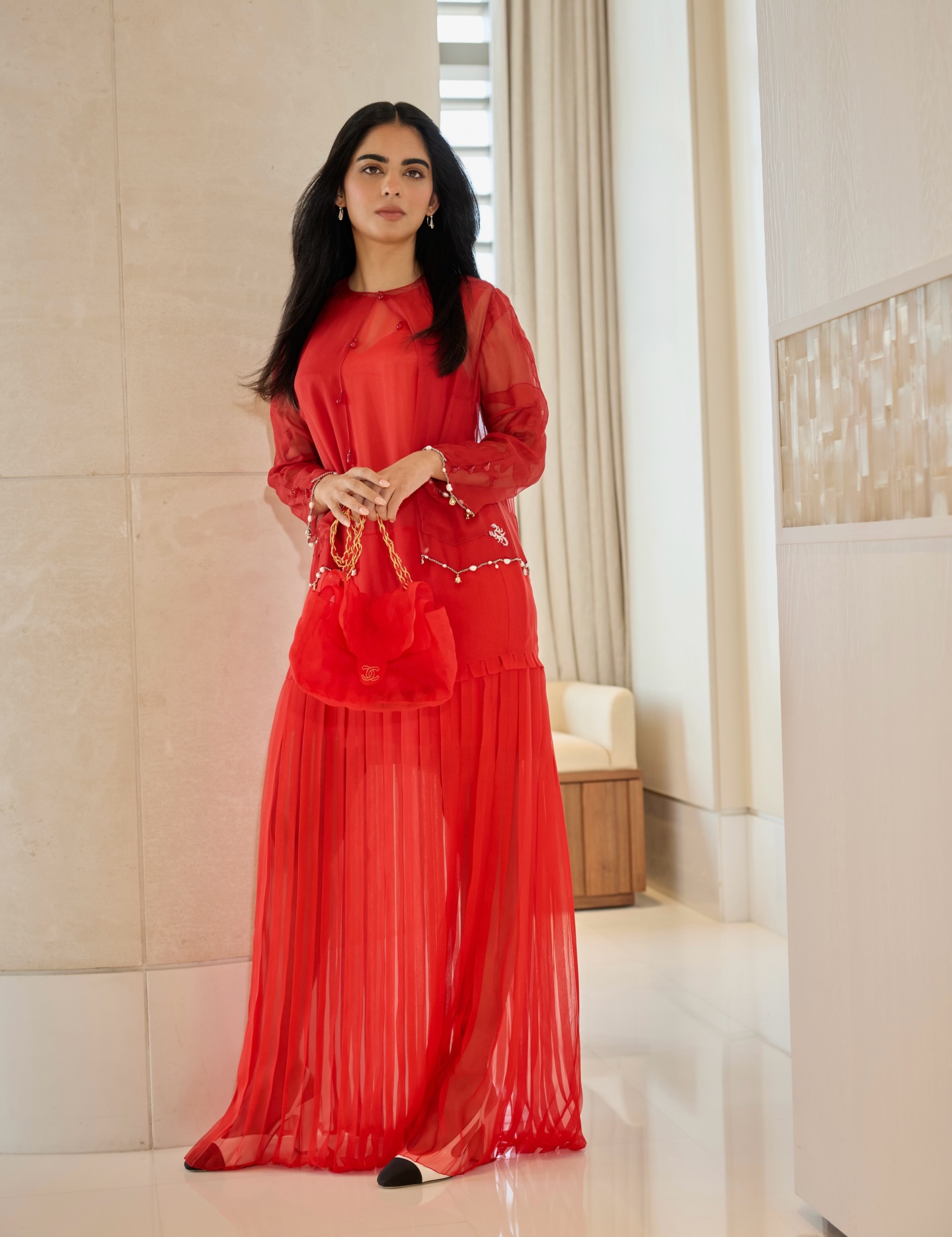 إيشا أمباني بتصميم شانيل (إنستغرام)