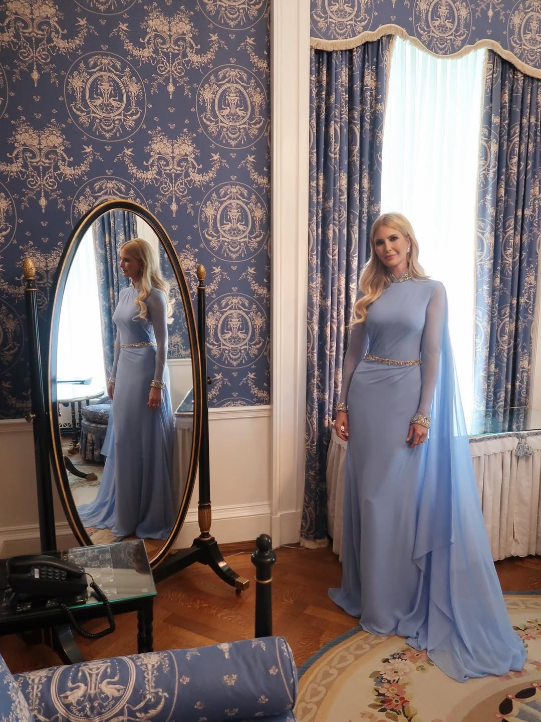 إيفانكار ترامب بفستان ريم عكرا الكلاسيكي في العشاء التكريمي للملك تشارلز (انستغرام)