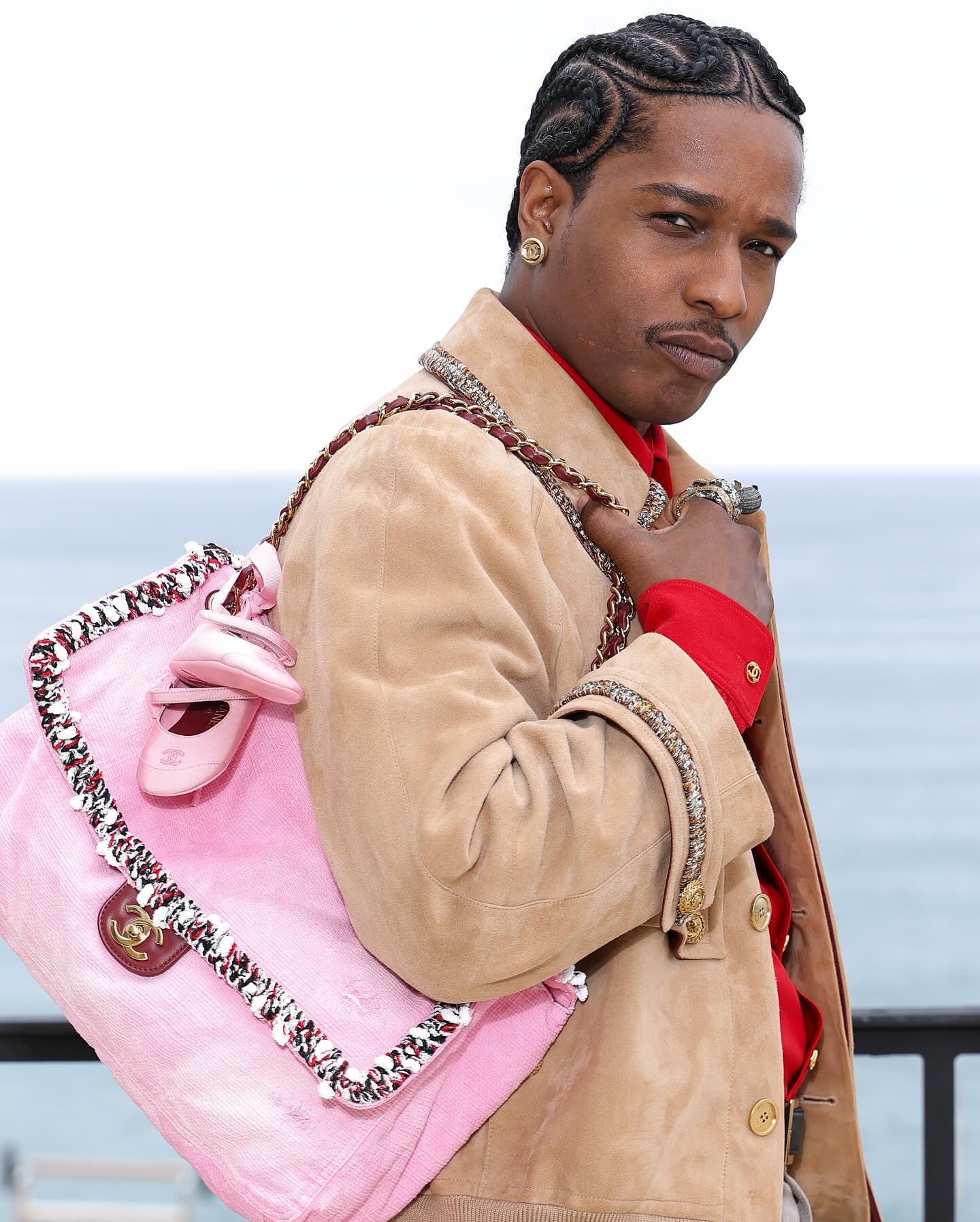 آيساب روكي بأناقته الفريدة من شانيل (إنستغرام)