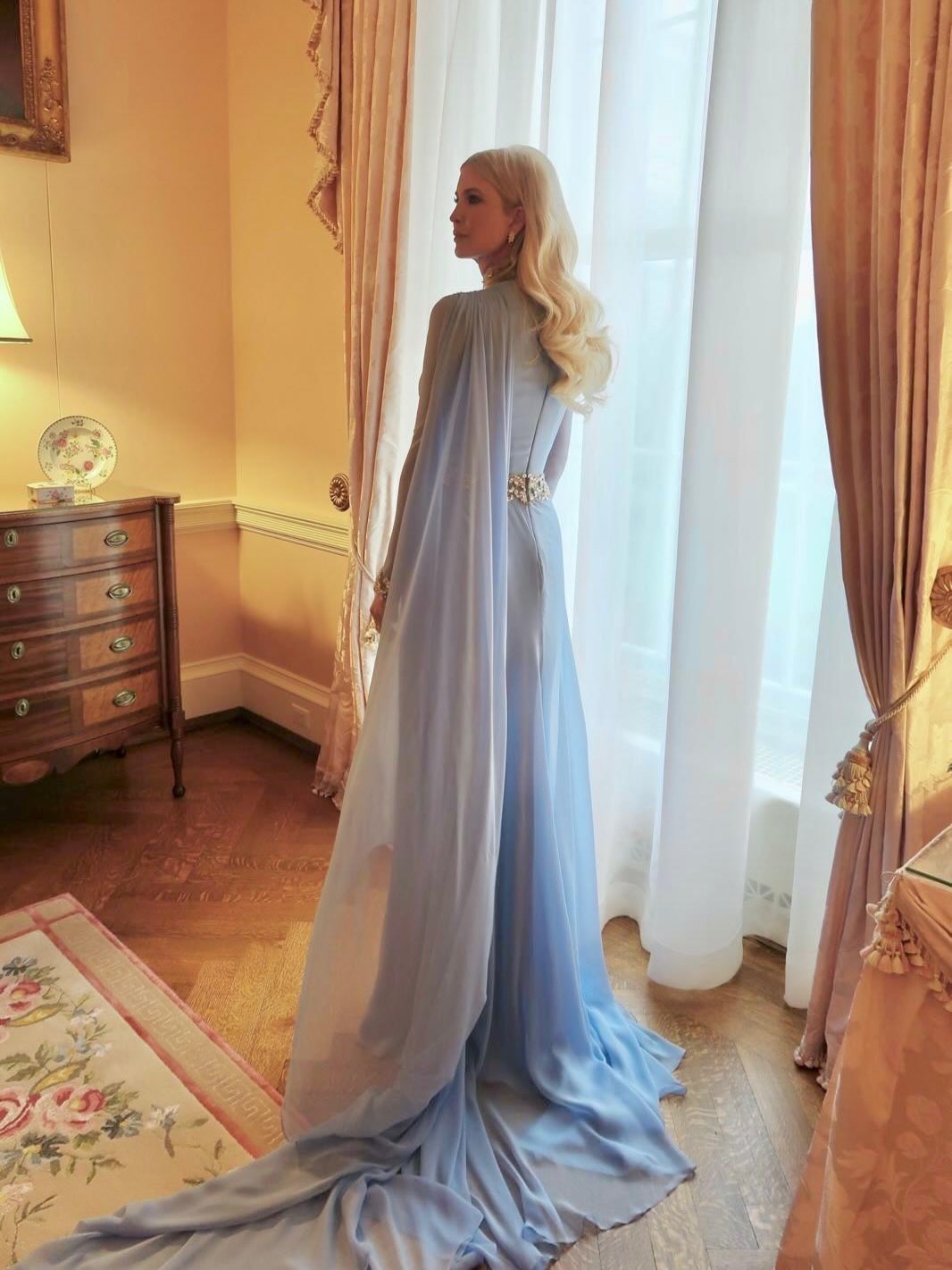 إيفانكار ترامب بفستان ريم عكرا الكلاسيكي في العشاء التكريمي للملك تشارلز (انستغرام)