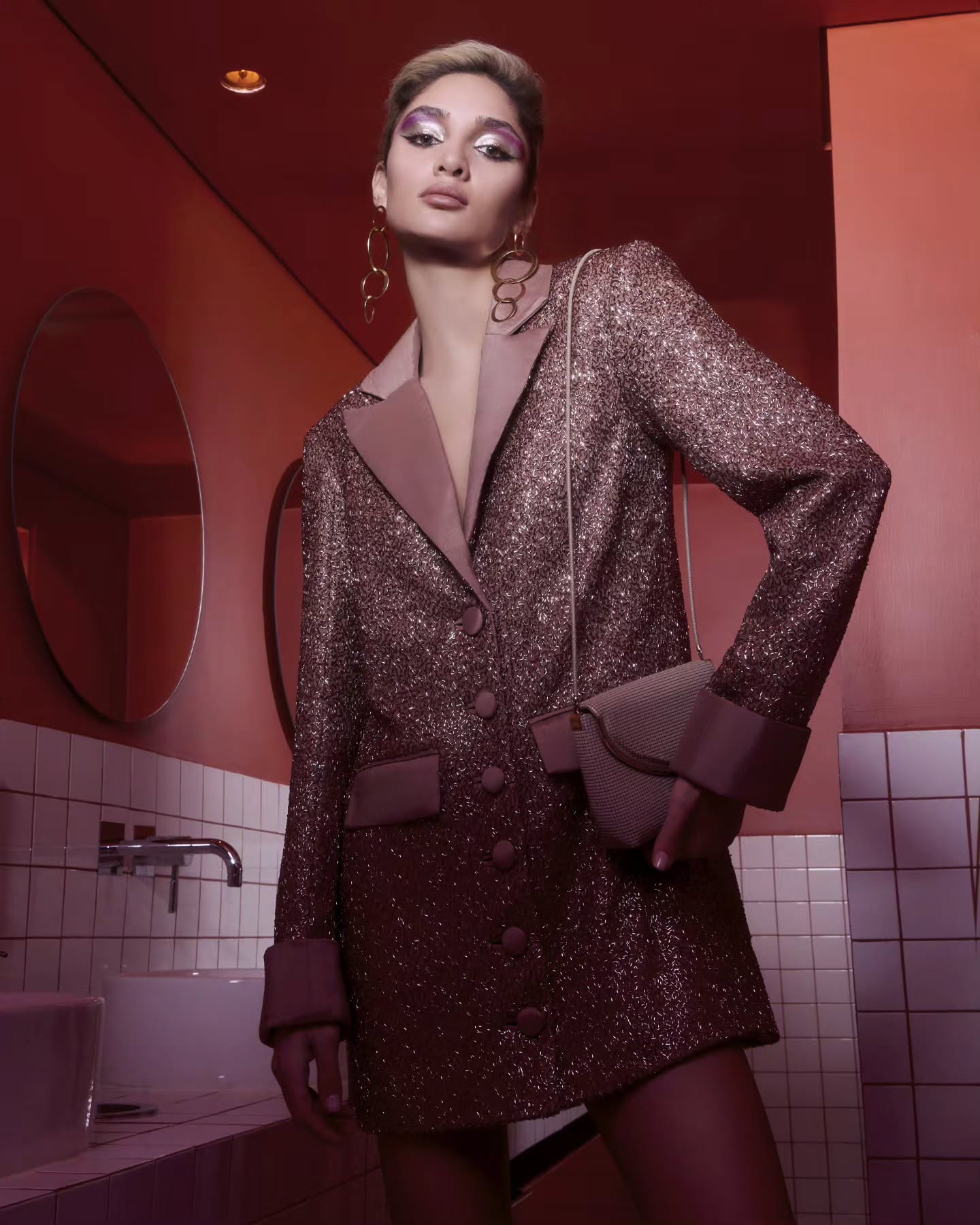مجموعة Disco Queen من نجا سعادة لخريف وشتاء 2026/2027 (صور خاصة بالمصمّم)