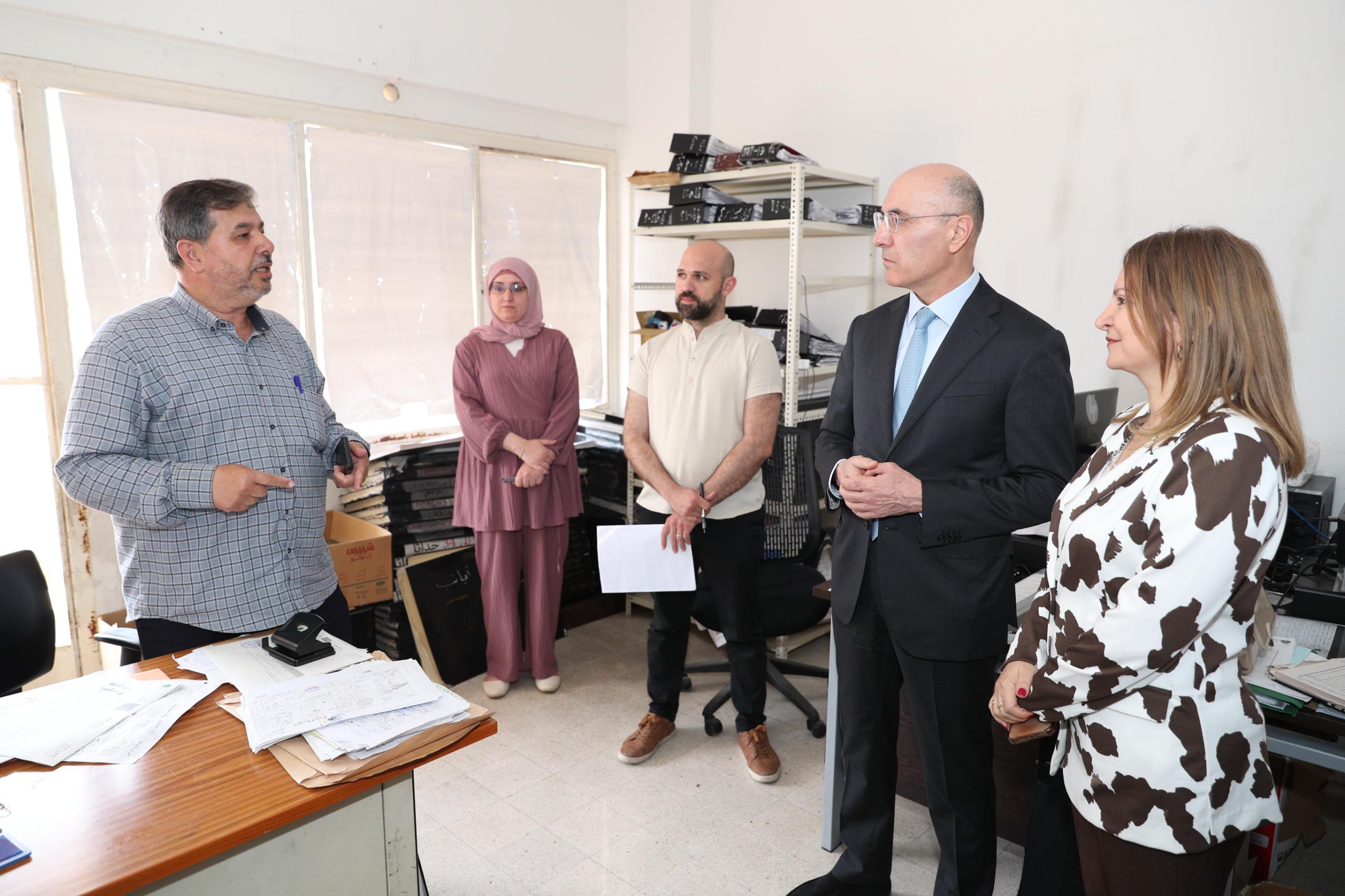 الحجار يتابع نقل سجلات النفوس إلى بيروت.