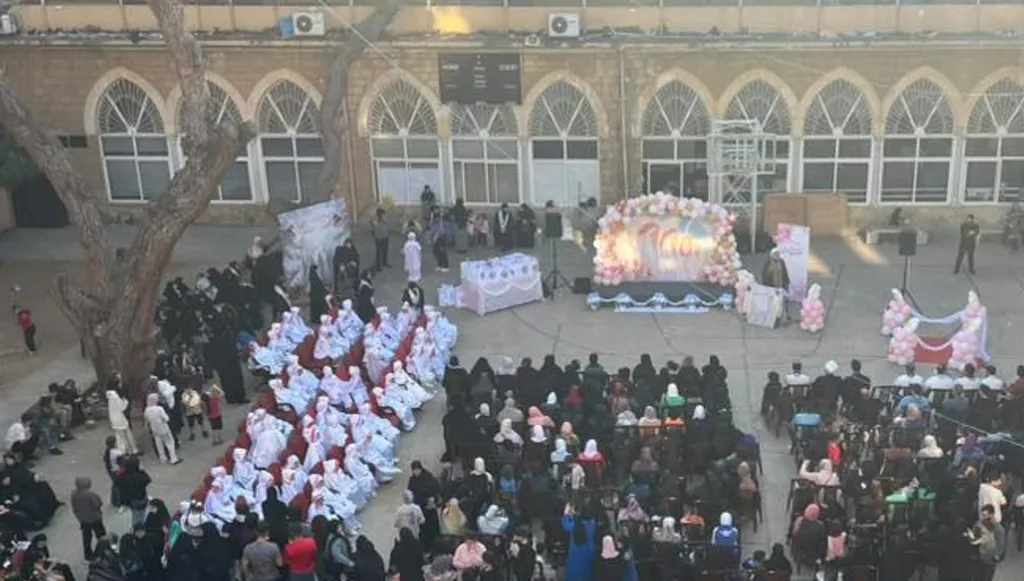 اعتراض على استخدام مدرسة خاصة للنزوح كمركز حزبي لإجراء مناسبات دينية  (صور)
