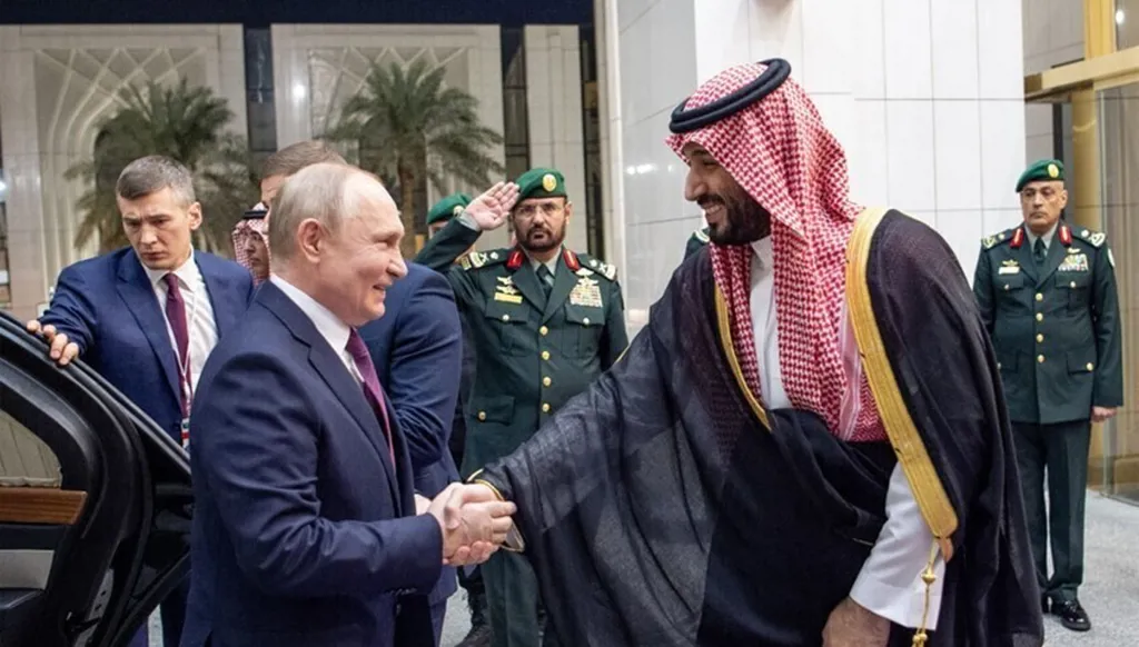 بوتين يُطلع ولي العهد السعودي على اتصالاته مع ترامب
