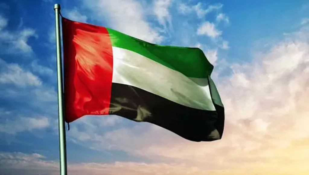 الإمارات تسلّم بلجيكا ثلاثة مطلوبين دولياً بتهم غسل الأموال والاتجار بالمخدرات