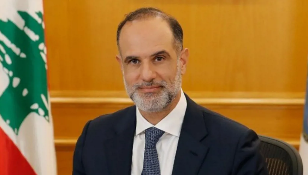 رسامني: مطار بيروت مفتوح والرحلات مستمرة… واتصالات لتحييده وتأمين طريقه