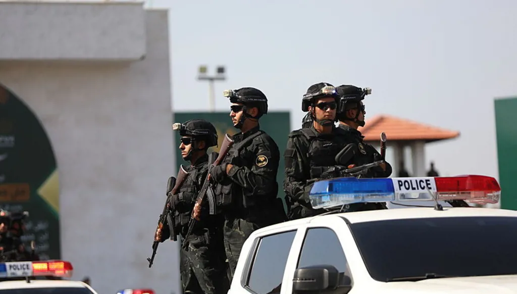 مداهمات واعتقالات لـ"قسد" بريف حلب... واشتباكات مع "فلول النظام" قرب اللاذقية