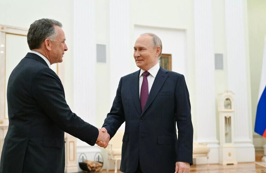 لقاء سابق بين بوتين وويتكوف (أرشيفية).