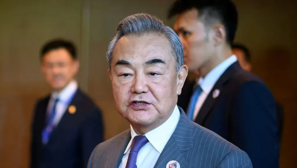 وزير الخارجية الصيني يؤجل زيارته إلى الصومال