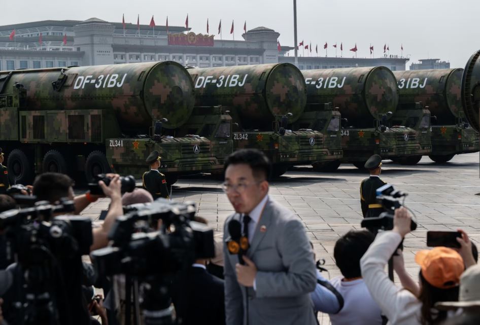 الصين تكشف عن اسلحتها النووية للمرة الاولى في عرض عسكري ضخم في ذكرة انتصارها على اليابان، في أيلول، (ا ف ب). 