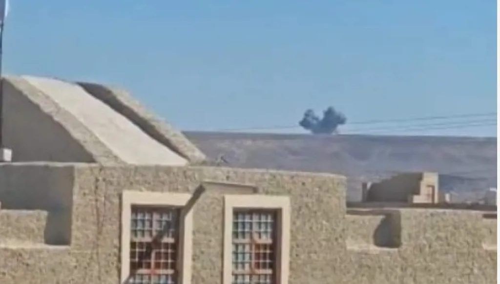 دخان القصف في حضرموت.(أكس)