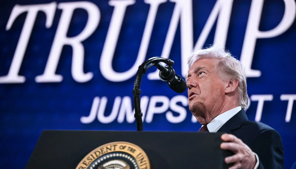 ترامب يطالب الاحتياطي الفيدرالي بخفض "فوري وكبير" لأسعار الفائدة