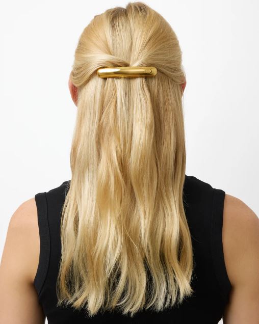 اكسسوارات الشعر المناسبة لنصف الرفعة (Pinterest)