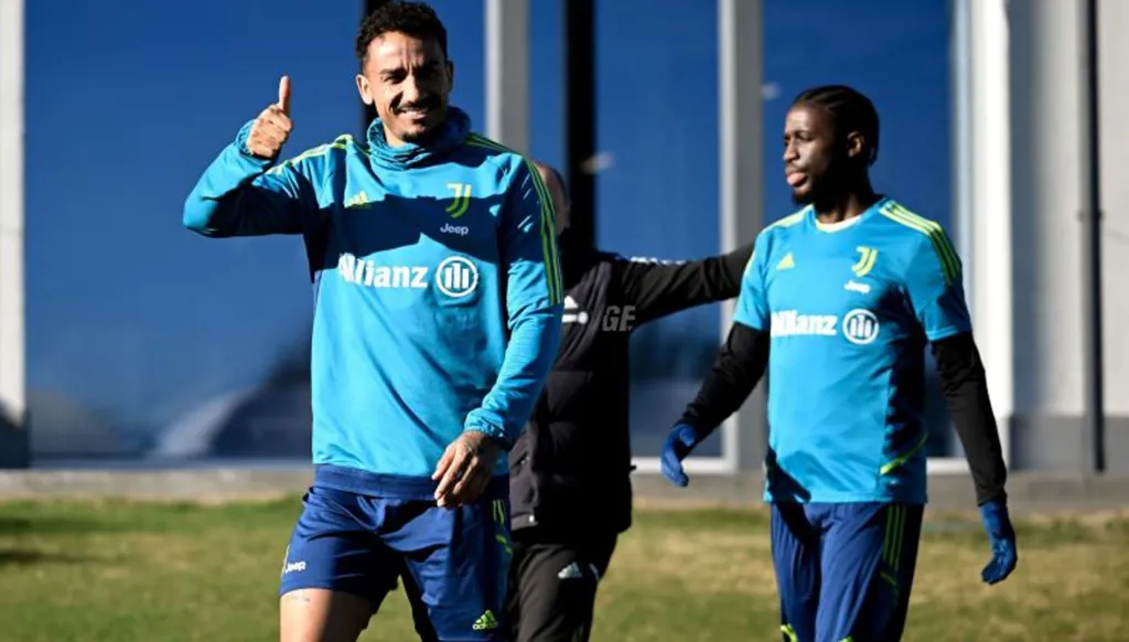 فلامنغو يضم دانيلو رسمياً حتى عام 2026