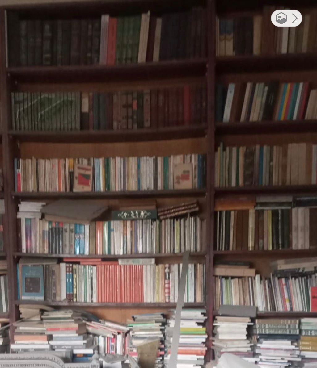 المكتبة الخاصة بالشاعر محمد ناصر الدين